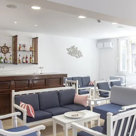 Hotel Naiades Marina 3*